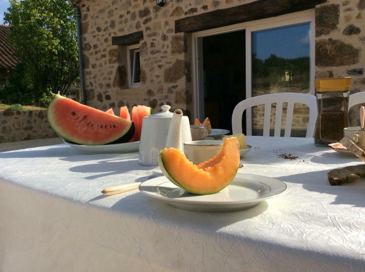 Gite Des Vergnes Esse Kültér fotó
